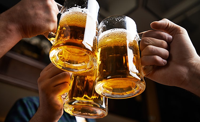 Uống rượu, bia trong giờ làm việc, có thể bị phạt đến 1.000.000 đồng